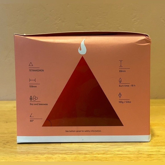 NEW 54 Celsius Fire-Elements Luxury Scented Candle. Smoked Birch & Clover Scent. - Picture 7 of 8